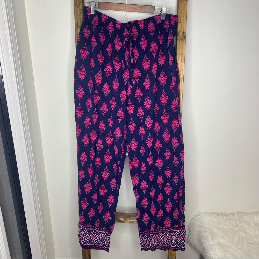 Crown & Ivy Patterned Stretch Pants